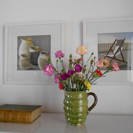 Sous Le Neflier Bed & Breakfast Nîmes Dış mekan fotoğraf