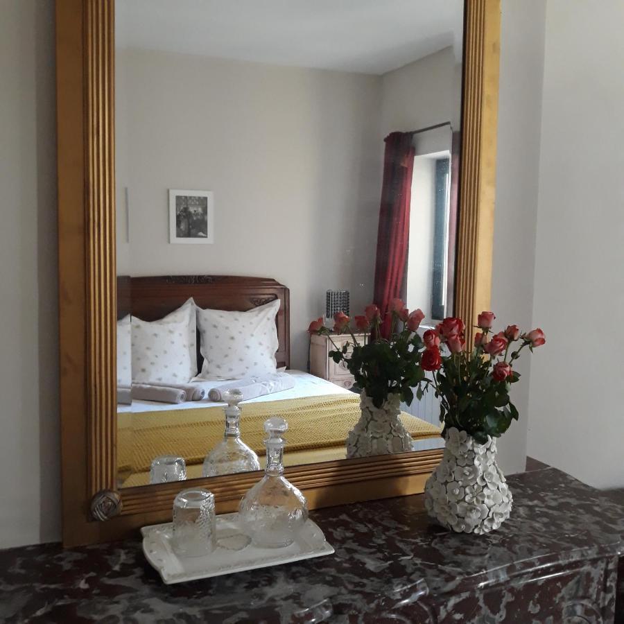 Sous Le Neflier Bed & Breakfast Nîmes Dış mekan fotoğraf