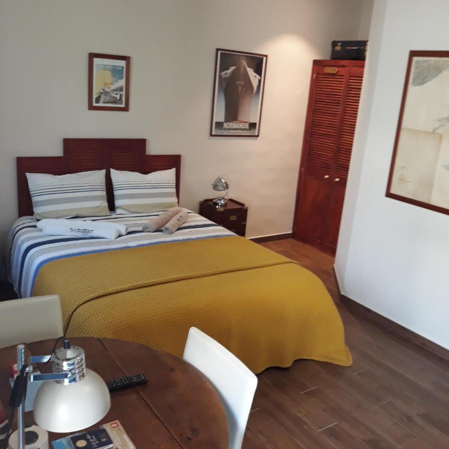Sous Le Neflier Bed & Breakfast Nîmes Dış mekan fotoğraf