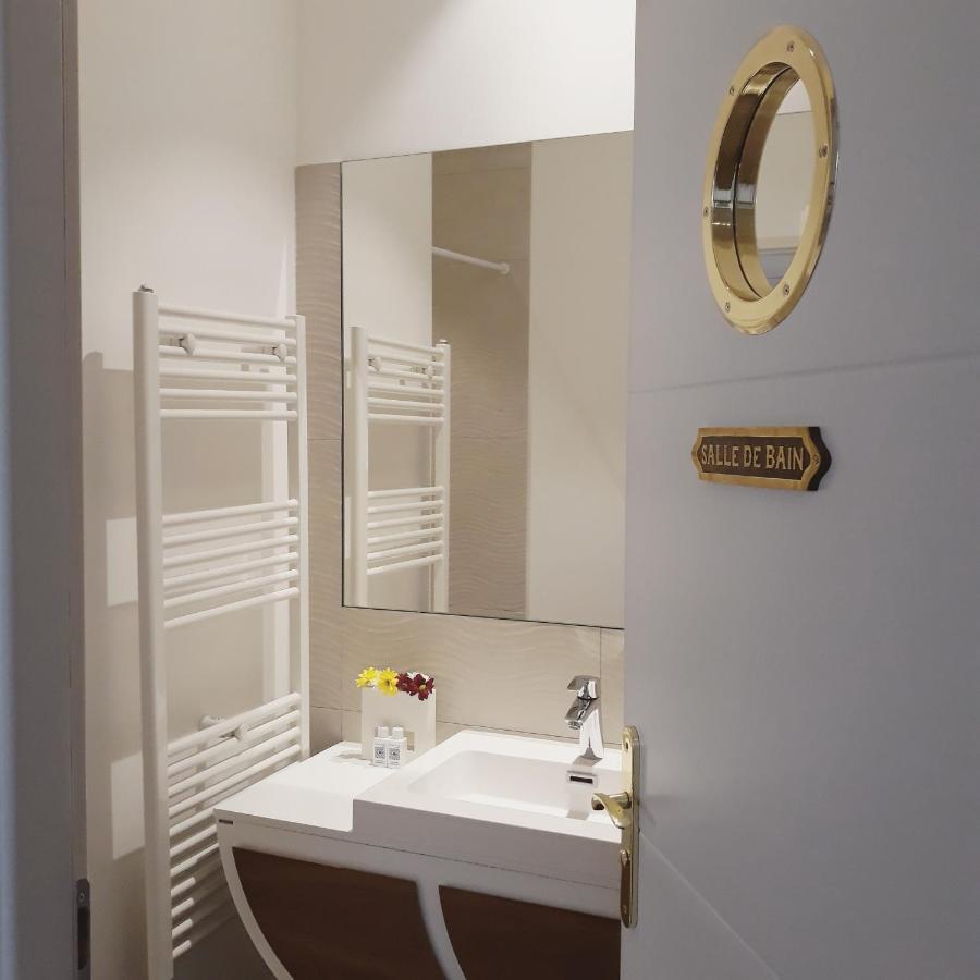 Sous Le Neflier Bed & Breakfast Nîmes Dış mekan fotoğraf